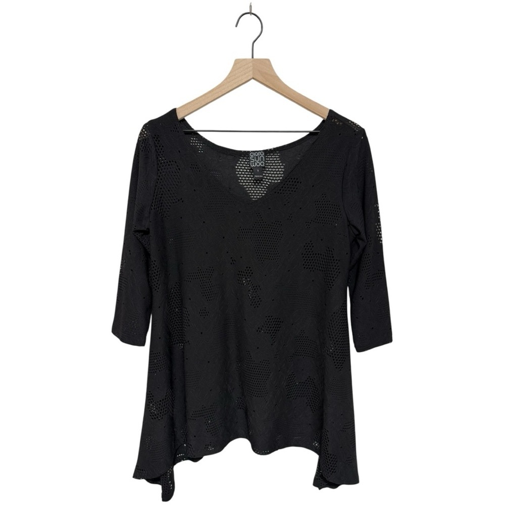 Clara Sun Woo Black Laser‎ Cut Floral Tunic Size M | 3/4 Sleeve Asymmetrical Hem